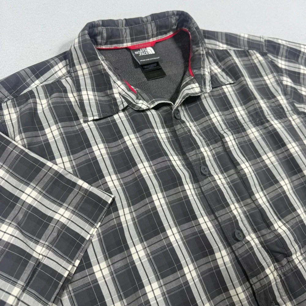 The North Face Mens Black White Plaid Short Sleeve Button Up Hiking‎ Shirt L